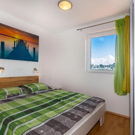 Apartamento Front In With Wifi Piran