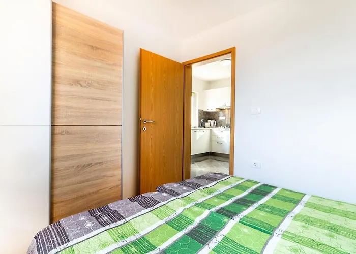 In With Kitchen アパート