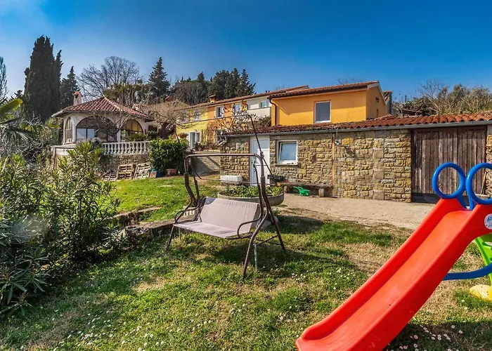 In With Kitchen Piran